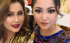 国产精一品亚洲二区在线播放